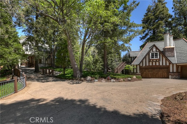 29223 Pigeon Hawk Lane, Lake Arrowhead CA: https://media.crmls.org/medias/a8edb1a0-9c5b-4707-a3ba-cd1fe7033cd3.jpg