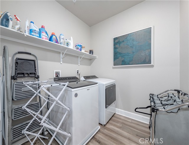 19209 Tideline Court, Huntington Beach CA: https://media.crmls.org/medias/a8edf04b-1a2d-4e59-8281-d4486b490609.jpg