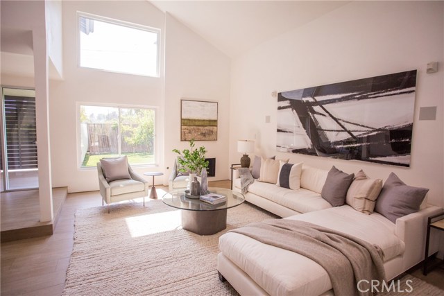 Detail Gallery Image 4 of 52 For 5714 Vantage Ave, Valley Village,  CA 91607 - 4 Beds | 3 Baths