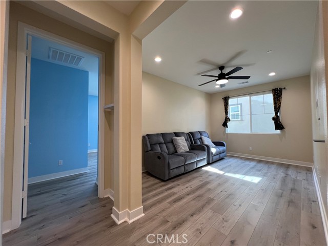 4292 S Heather Privado, Ontario CA: https://media.crmls.org/medias/a8eeaf5b-36e1-4eee-b706-e1d97547fdcc.jpg