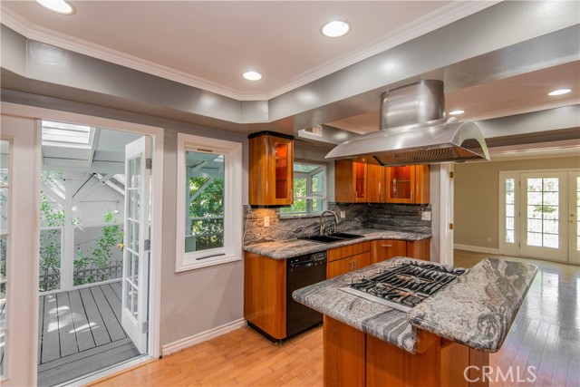 4602 Hurford Terrace, Encino CA: https://media.crmls.org/medias/a8eeeb1f-4f3f-498f-a0d8-11e3c3514a15.jpg