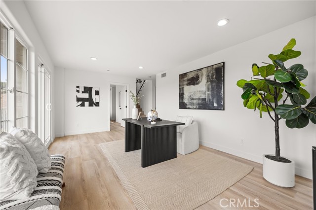 Detail Gallery Image 13 of 31 For 2391 Yorkshire Dr, Los Angeles,  CA 90065 - 3 Beds | 2/1 Baths