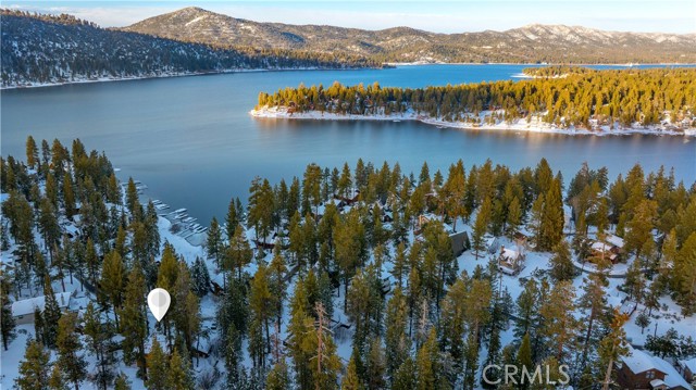 Detail Gallery Image 4 of 30 For 740 Cove Dr, Big Bear Lake,  CA 92315 - 3 Beds | 1/1 Baths