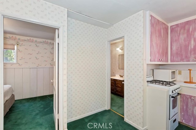 Detail Gallery Image 22 of 30 For 681 Chipmunk Ln, Big Bear Lake,  CA 92315 - 5 Beds | 3 Baths