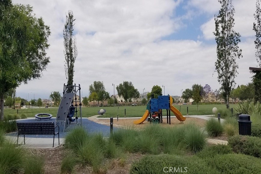 https://media.crmls.org/medias/a8f31509-2b0d-46f0-b1ce-545088508e07.jpg?preset=X-Large