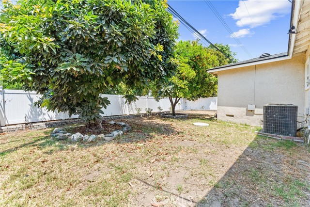 311 N Dexford Drive, La Habra CA: https://media.crmls.org/medias/a8f476ce-dc9f-4be0-a0f7-993420fbfde5.jpg
