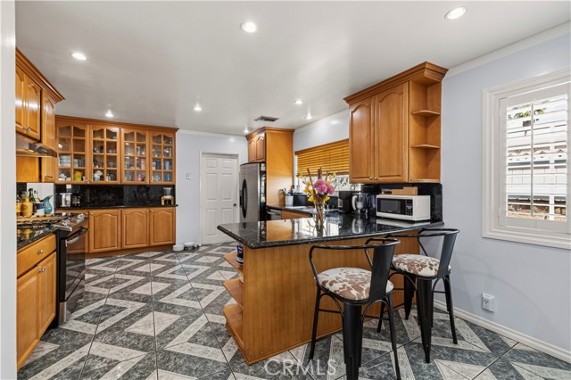 Detail Gallery Image 16 of 45 For 17174 Los Alimos, Granada Hills,  CA 91344 - 4 Beds | 3 Baths