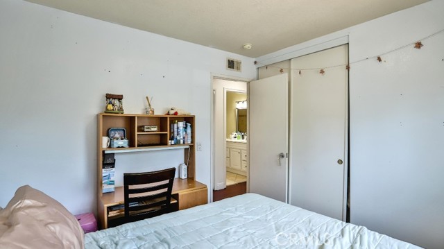 17230 San Lorenzo Circle, Fountain Valley CA: https://media.crmls.org/medias/a8f565e8-dd00-4b66-b483-2ab5a63defd3.jpg