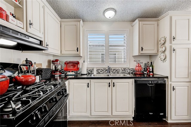 Detail Gallery Image 13 of 21 For 2350 250th St #12,  Lomita,  CA 90717 - 2 Beds | 2 Baths
