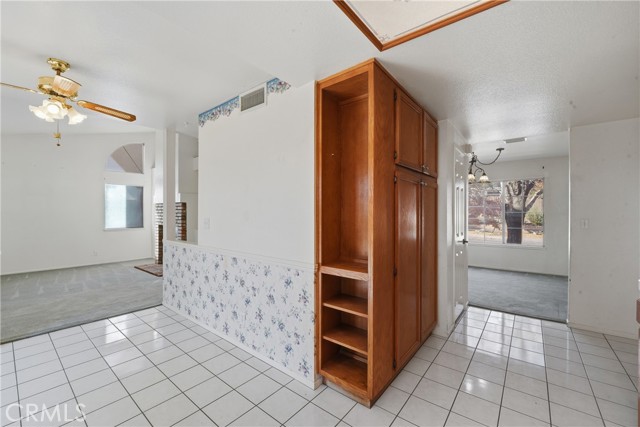 Detail Gallery Image 14 of 43 For 39364 Harvard, Palmdale,  CA 93551 - 4 Beds | 3 Baths