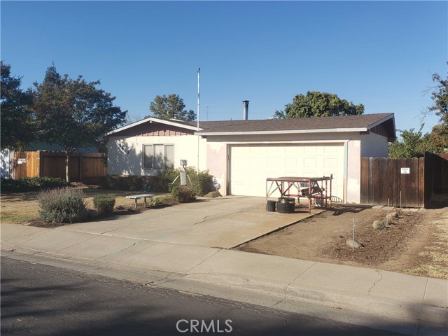 Detail Gallery Image 1 of 13 For 1605 E 26th St, Merced,  CA 95340 - 3 Beds | 2 Baths