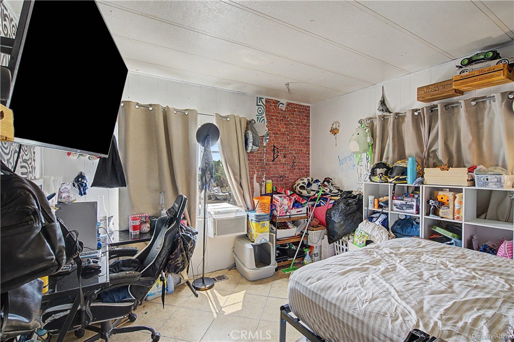 https://media.crmls.org/medias/a8f7755a-23ca-4c1f-8a8d-7ebcb0274d09.jpg?preset=X-Large