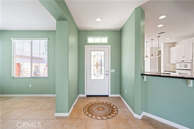 570 Olazabal Drive, Hemet CA: https://media.crmls.org/medias/a8f88a25-5f2d-4e23-9414-bf72c3fcbecb.jpg