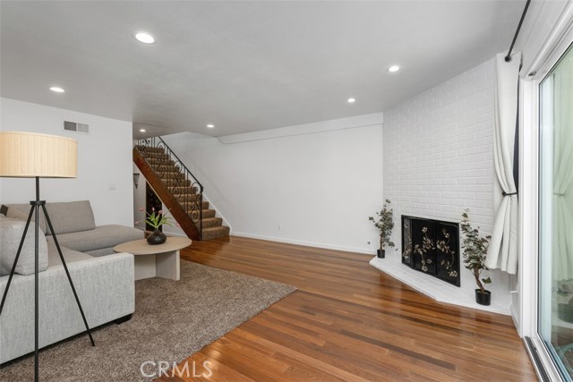 Detail Gallery Image 5 of 36 For 1741 Tustin Ave #17C,  Costa Mesa,  CA 92627 - 3 Beds | 2 Baths