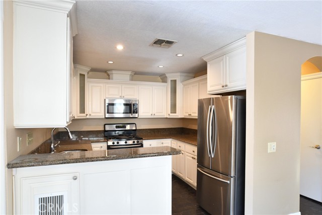 Detail Gallery Image 3 of 19 For 8625 San Miguel Pl, Rancho Cucamonga,  CA 91730 - 3 Beds | 2/1 Baths