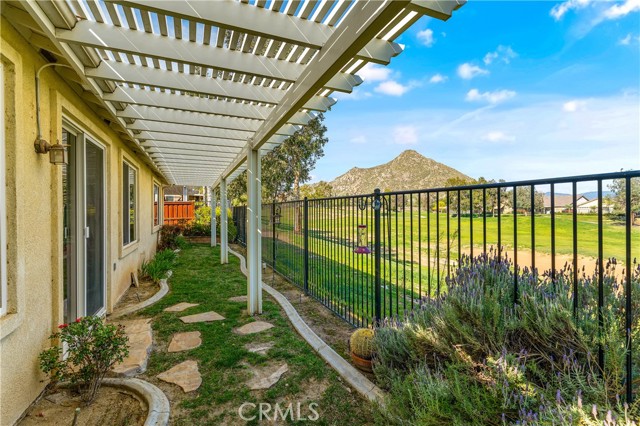 570 Olazabal Drive, Hemet CA: https://media.crmls.org/medias/a8fae216-ec25-42ba-ad7c-f8307d271066.jpg