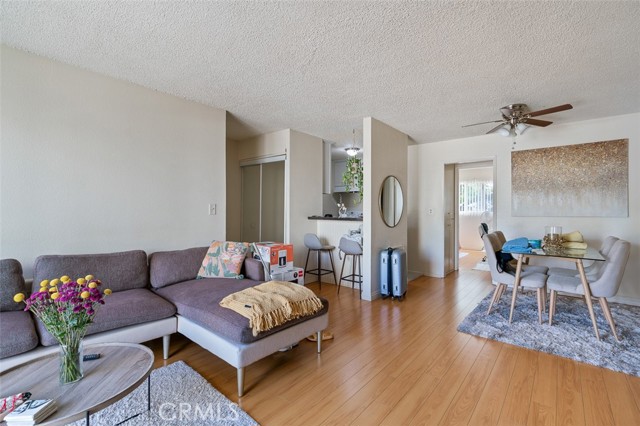 820 N Raymond Avenue, Pasadena CA: https://media.crmls.org/medias/a8fbfea6-34e3-451c-afb7-fd46bb6e344e.jpg
