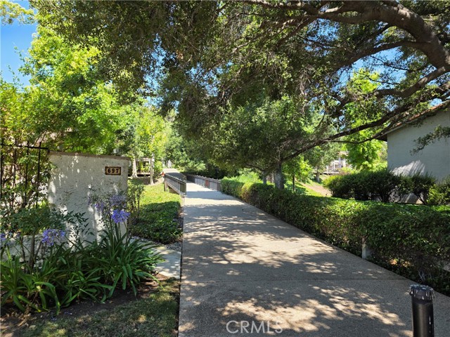 Detail Gallery Image 32 of 33 For 4042 Stoneriver Ct, Westlake Village,  CA 91362 - 3 Beds | 2 Baths
