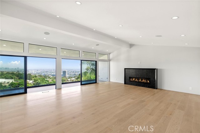 Detail Gallery Image 13 of 35 For 9336 Lloydcrest Dr, Beverly Hills,  CA 90210 - 3 Beds | 2 Baths