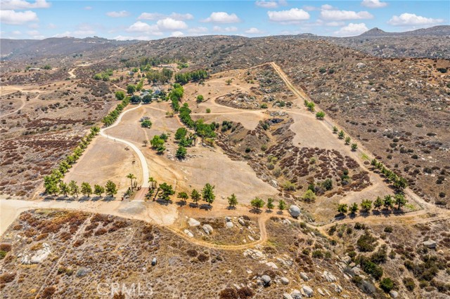 40555 Benji Lane, Hemet CA: https://media.crmls.org/medias/a8fd2ba8-e823-4cc8-a731-51135facbe41.jpg