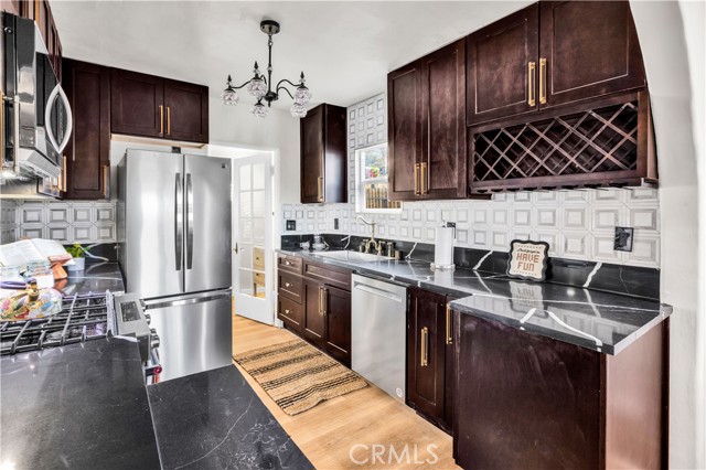 Detail Gallery Image 10 of 46 For 68613 E St, Cathedral City,  CA 92234 - 3 Beds | 2/1 Baths
