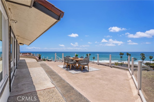 504 Avenida De La Riviera, San Clemente CA: https://media.crmls.org/medias/a8fe336d-0c24-4f34-aa11-c2c12546ee17.jpg