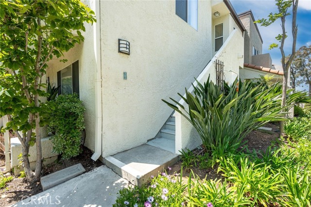 Detail Gallery Image 4 of 34 For 24450 Leonard Tree Ln #202,  Newhall,  CA 91321 - 2 Beds | 2 Baths