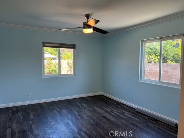 Detail Gallery Image 25 of 42 For 18614 Liggett St, Northridge,  CA 91324 - 5 Beds | 3/1 Baths