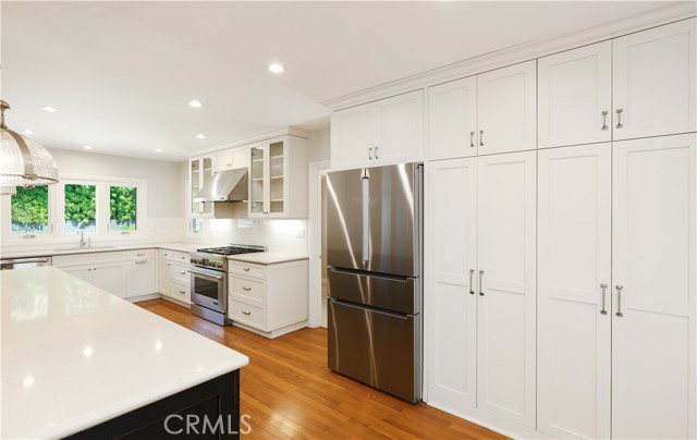 Detail Gallery Image 8 of 43 For 933 W Riviera Dr., Santa Ana,  CA 92705 - 3 Beds | 2/1 Baths