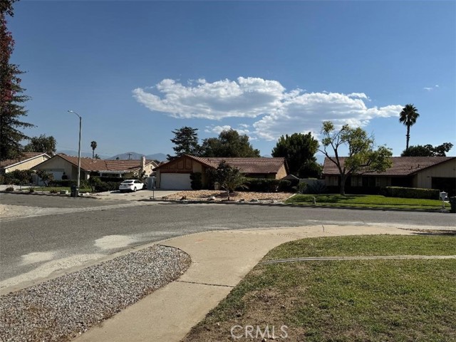 Detail Gallery Image 13 of 13 For 1560 Stillman Ave, Redlands,  CA 92374 - 4 Beds | 2/1 Baths