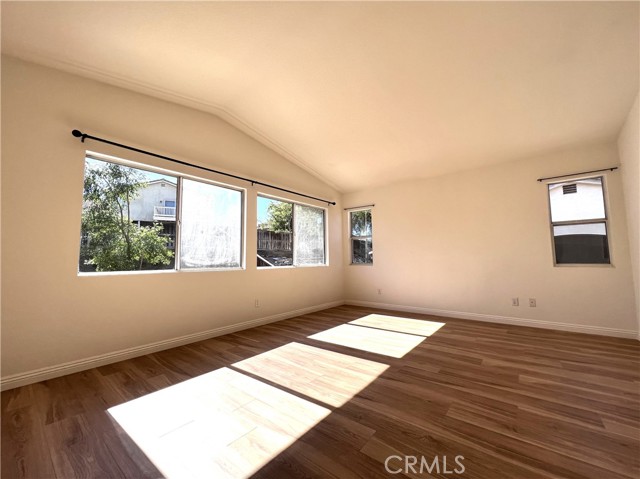 20865 Oakdale Lane, Riverside CA: https://media.crmls.org/medias/a8ff0e25-6454-4768-992d-3cf88dbc0e66.jpg