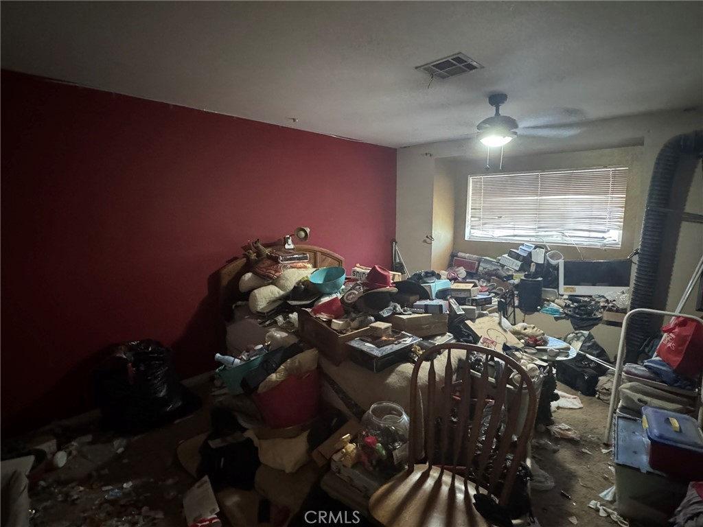 https://media.crmls.org/medias/a8ffdc94-1ad9-4889-8b09-7297f937a615.jpg?preset=X-Large