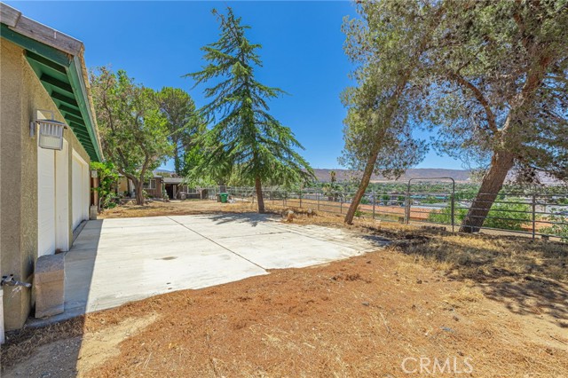 4819 Columbia Way, Lancaster CA: https://media.crmls.org/medias/a9000be1-dd0e-410a-b686-0b6732c0b53f.jpg