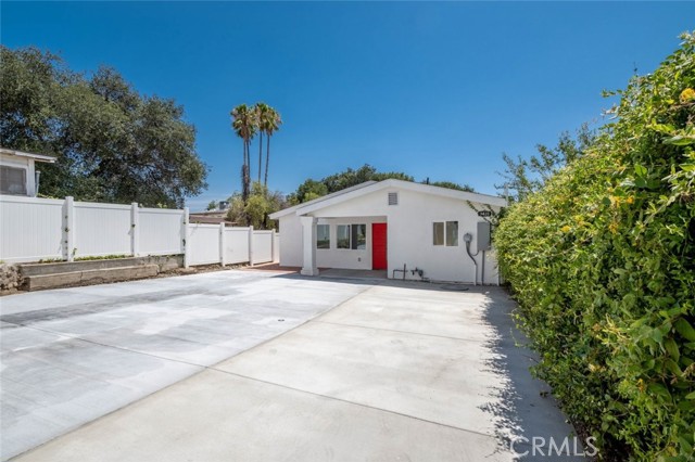6438 Day Street, Tujunga CA: https://media.crmls.org/medias/a902846f-11e5-41ff-81d8-ab1c3f78aa90.jpg