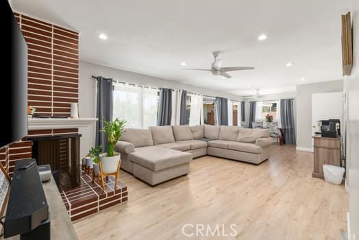 7839 Los Arboles Place, Riverside CA: https://media.crmls.org/medias/a9028be4-f9a3-477f-b9e2-c19bb4285132.jpg