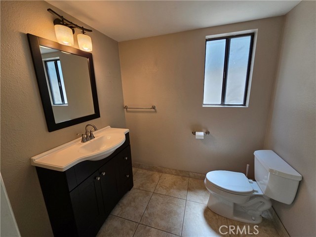 Detail Gallery Image 13 of 33 For 914 Huntington St, Huntington Beach,  CA 92648 - 3 Beds | 3 Baths