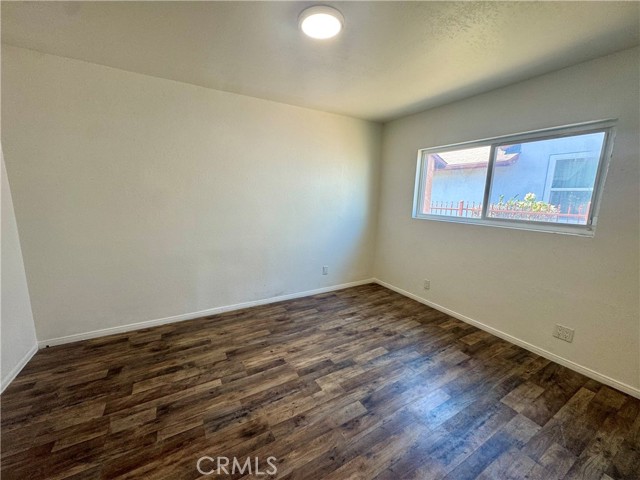 Detail Gallery Image 5 of 6 For 11536 Cimarron Ave, Hawthorne,  CA 90250 - 3 Beds | 2 Baths
