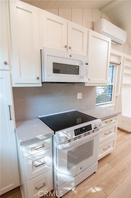 Detail Gallery Image 14 of 15 For 1145 North Coast Highway #C,  Laguna Beach,  CA 92651 - 0 Beds | 1 Baths