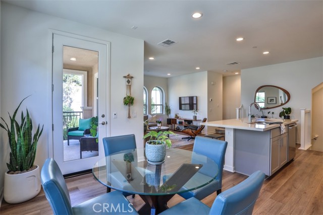 Detail Gallery Image 8 of 54 For 608 White Oaks, Lake Forest,  CA 92610 - 2 Beds | 2/1 Baths