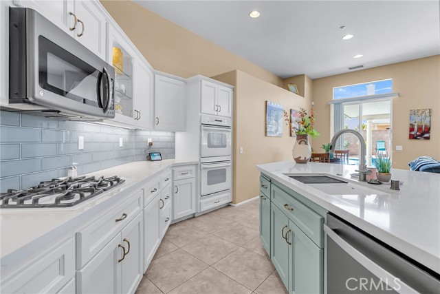 11567 Waterwell Court, Riverside CA: https://media.crmls.org/medias/a9034fad-3f1b-43e4-8588-910bf28d9a79.jpg