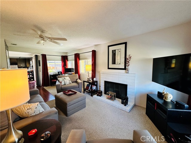 Detail Gallery Image 4 of 25 For 1255 S Buena Vista, Hemet,  CA 92543 - 2 Beds | 2 Baths