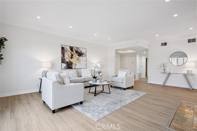 5416 Zelzah Avenue, Encino CA: https://media.crmls.org/medias/a9040dad-8b47-4b97-ba0f-82bd23d6b300.jpg