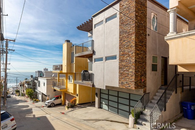 Detail Gallery Image 1 of 42 For 223 Seaview St, Manhattan Beach,  CA 90266 - 3 Beds | 3/1 Baths