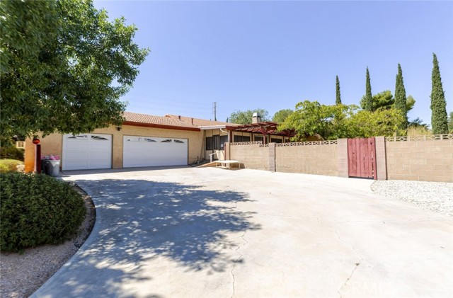 4507 W Avenue N, Lancaster CA: https://media.crmls.org/medias/a904cae9-6086-4376-85b9-7df67381ac7d.jpg