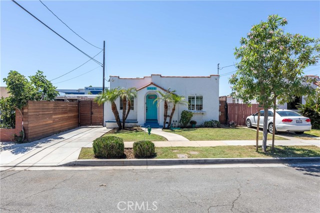2625 Myrtle Ave, Signal Hill CA: https://media.crmls.org/medias/a904f067-6957-4b70-9dfc-bbfd1d0c8360.jpg