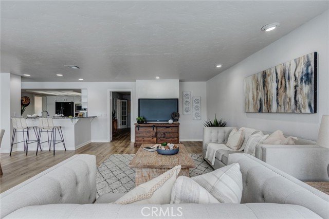 42768 Santa Suzanne Place, Temecula CA: https://media.crmls.org/medias/a9053d24-c550-46a0-8bb1-88501b50b068.jpg