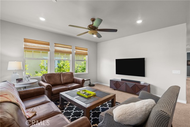 Detail Gallery Image 41 of 71 For 22385 Copper Mountain Ct, Saugus,  CA 91350 - 5 Beds | 5 Baths