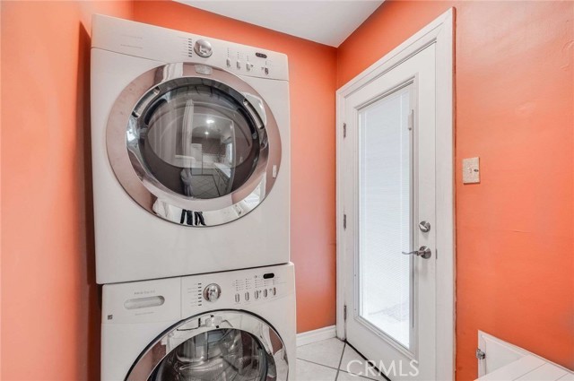 5855 Lemon Avenue, Long Beach CA: https://media.crmls.org/medias/a90569df-f85e-4e3a-9c02-2e47ab50b9d4.jpg