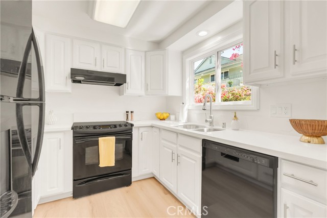22817 Nadine Circle, Torrance CA: https://media.crmls.org/medias/a905bbac-8060-4d6d-9b1a-5e46f42aa270.jpg
