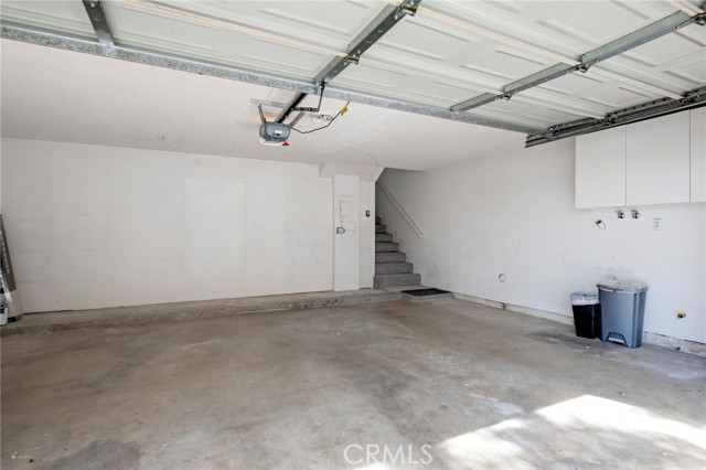 9000 Vanalden Avenue, Northridge CA: https://media.crmls.org/medias/a90627a6-a8fb-4035-b3a2-9409d6ed56c8.jpg